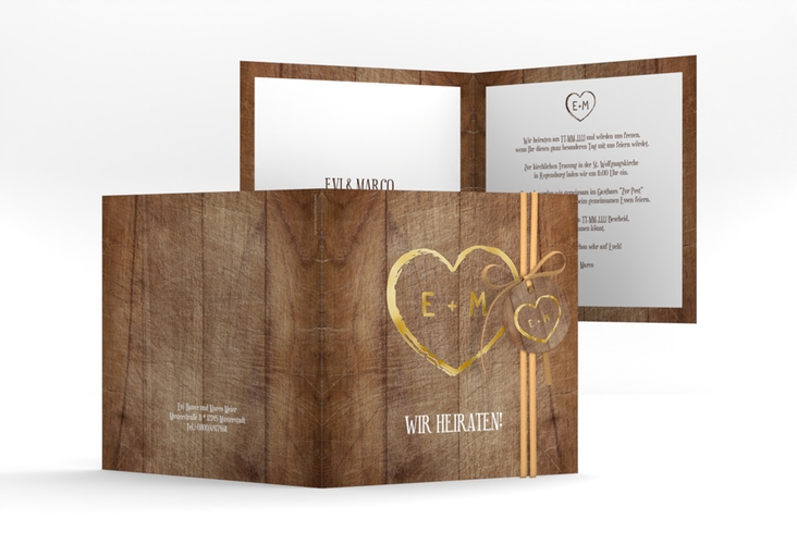 Hochzeitseinladung Wood quadr. Klappkarte braun gold in Holz-Optik mit Herz und Initialen