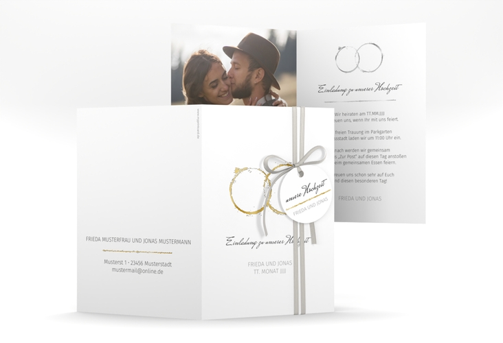 Einladungskarte Hochzeit Trauringe A6 Klappkarte hoch grau gold minimalistisch gestaltet mit zwei Eheringen