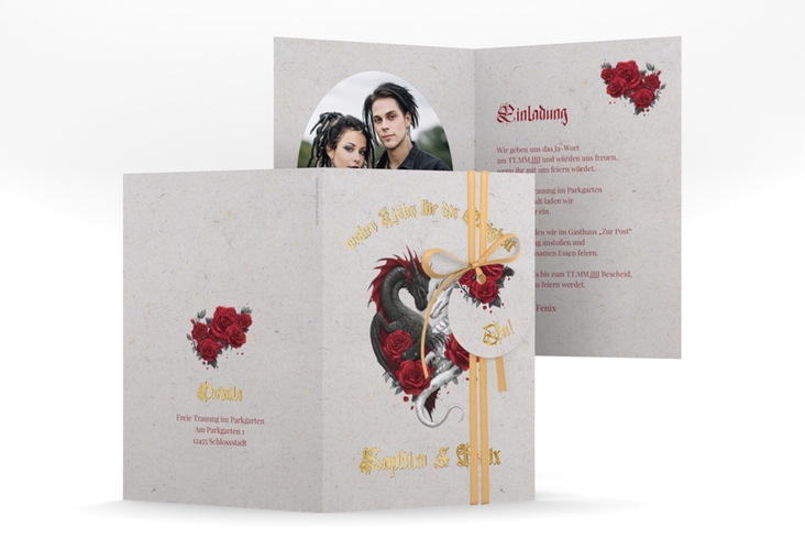 Einladungskarte Hochzeit Drachenliebe A6 Klappkarte hoch grau gold mit schwarzem und weißem Drachen zu einem Herz verschlungen
