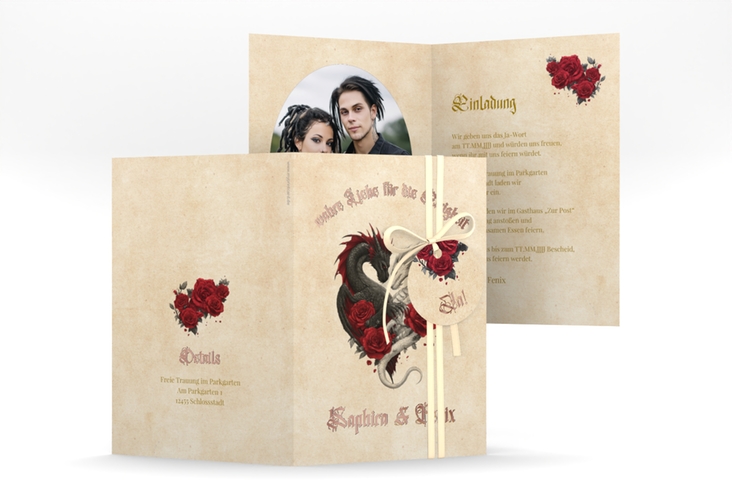Einladungskarte Hochzeit Drachenliebe A6 Klappkarte hoch beige rosegold mit schwarzem und weißem Drachen zu einem Herz verschlungen