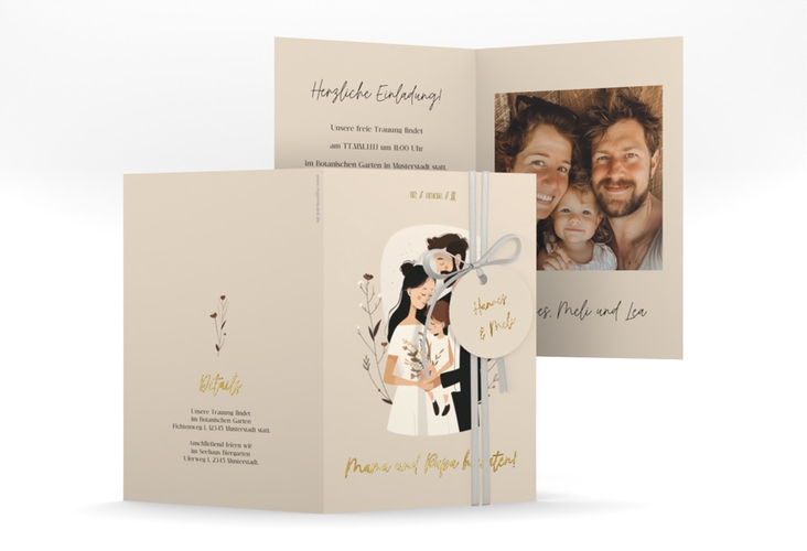 Einladungskarte Hochzeit Familienglück A6 Klappkarte hoch beige gold für Paare mit Kind