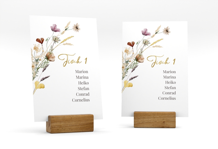 Tischaufsteller Hochzeit Sauvages Tischaufsteller weiss gold mit getrockneten Wiesenblumen