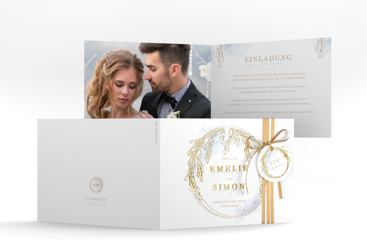 Hochzeitseinladung Wisteria A6 Klappkarte quer blau gold mit Blumenbogen aus Blauregen