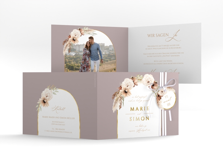 Hochzeitseinladung Blumenbogen A6 Klappkarte quer flieder gold