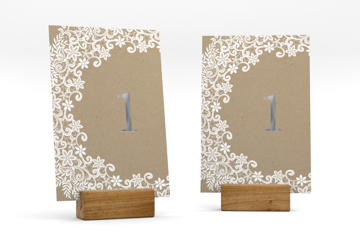 Tischnummer Hochzeit Mariage Tischaufsteller Kraftpapier silber mit Bogen aus weißer Spitze