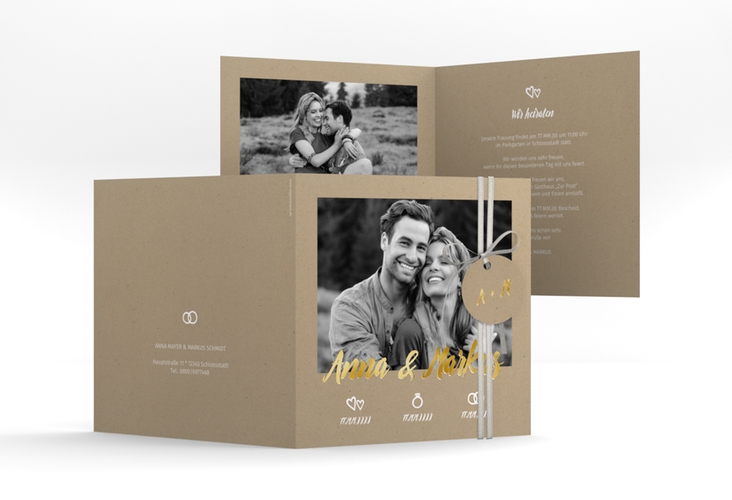 Hochzeitseinladung Icons quadr. Klappkarte Kraftpapier gold mit großem Foto des Brautpaars