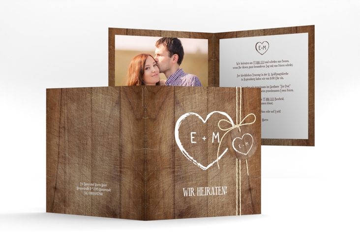 Hochzeitseinladung Wood quadr. Klappkarte braun hochglanz in Holz-Optik mit Herz und Initialen
