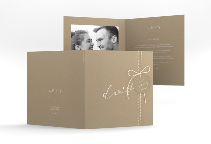 Hochzeitseinladung Zweisamkeit quadr. Klappkarte Kraftpapier hochglanz im minimalistischen Stil mit Aufschrift du & ich