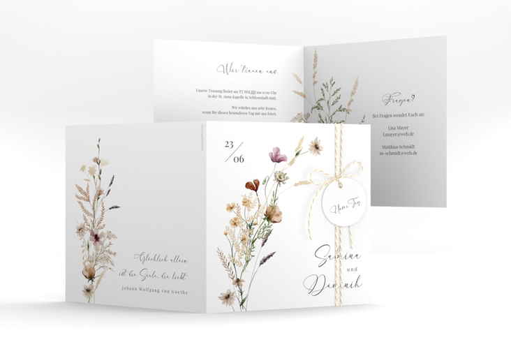 Hochzeitseinladung Sauvages quadr. Klappkarte mit getrockneten Wiesenblumen