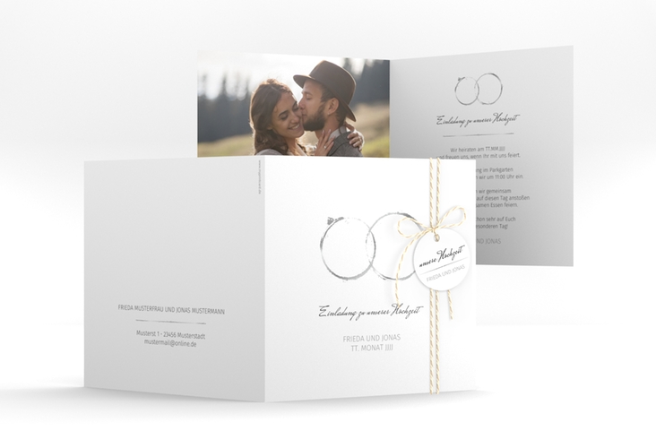 Hochzeitseinladung Trauringe quadr. Klappkarte grau hochglanz minimalistisch gestaltet mit zwei Eheringen