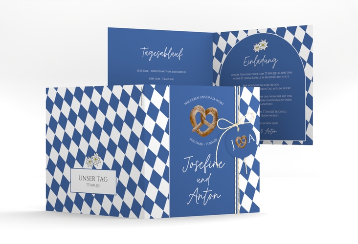 Hochzeitseinladung Bayrisch quadr. Klappkarte mit weiß-blauen Rauten und Brezel in Herzform