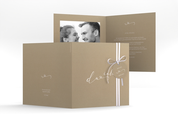 Hochzeitseinladung Zweisamkeit quadr. Klappkarte Kraftpapier hochglanz im minimalistischen Stil mit Aufschrift du & ich