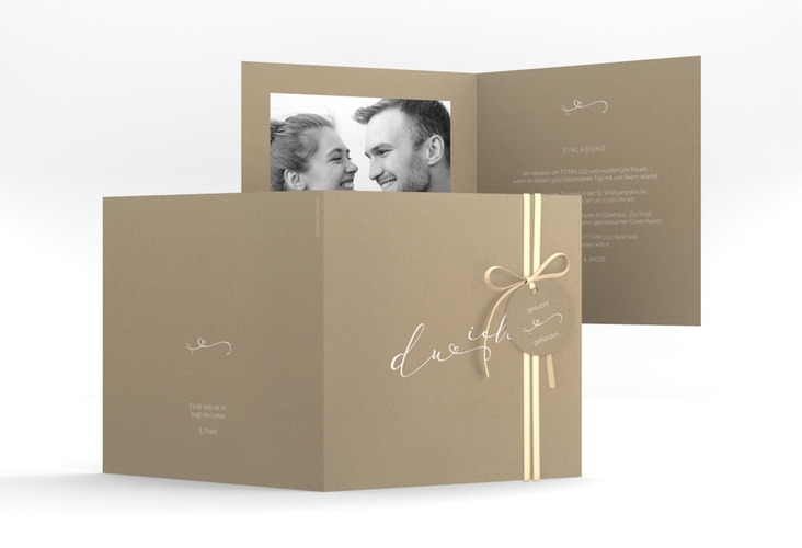 Hochzeitseinladung Zweisamkeit quadr. Klappkarte Kraftpapier hochglanz im minimalistischen Stil mit Aufschrift du & ich