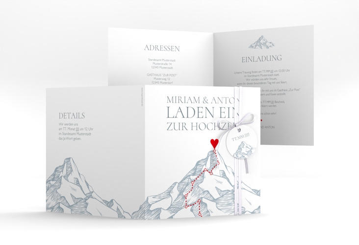 Hochzeitseinladung Berge quadr. Klappkarte mit Berggipfel und eingezeichneter Route zum Herzen