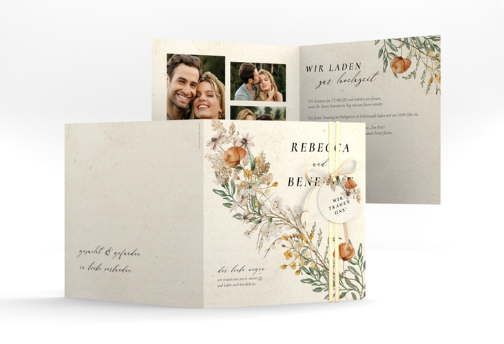 Hochzeitseinladung Wildfang quadr. Klappkarte beige mit getrockneten Wiesenblumen