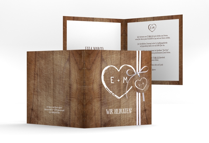 Hochzeitseinladung Wood quadr. Klappkarte braun hochglanz in Holz-Optik mit Herz und Initialen