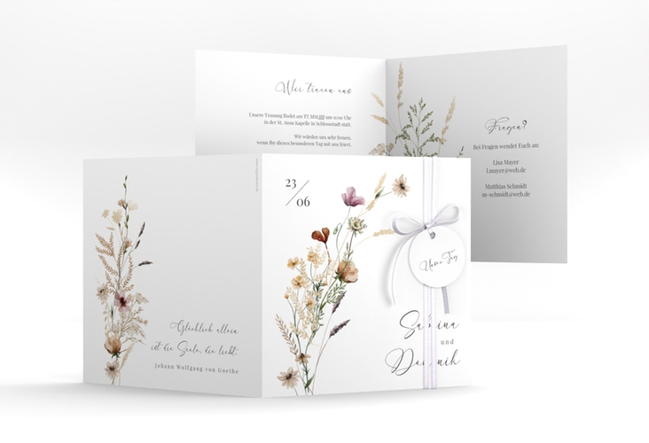 Hochzeitseinladung Sauvages quadr. Klappkarte mit getrockneten Wiesenblumen