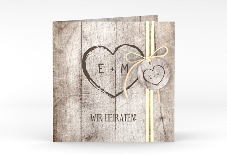 Hochzeitseinladung Wood quadr. Klappkarte weiss hochglanz in Holz-Optik mit Herz und Initialen