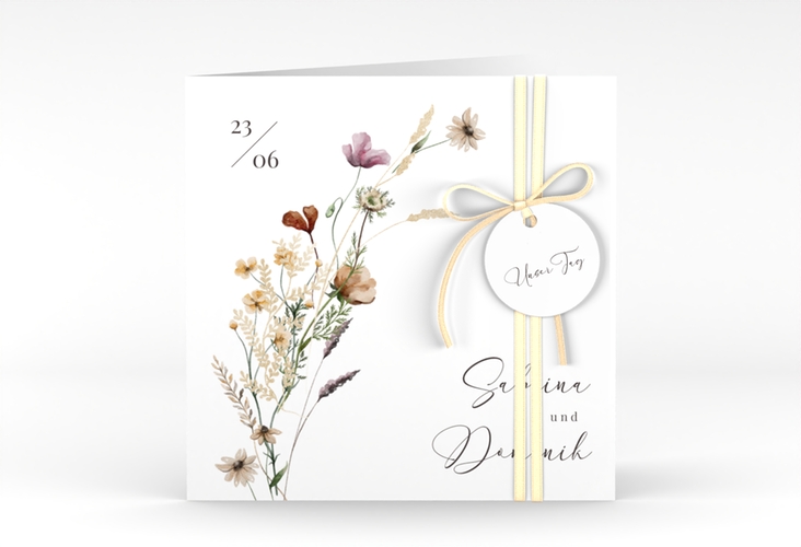 Hochzeitseinladung Sauvages quadr. Klappkarte mit getrockneten Wiesenblumen