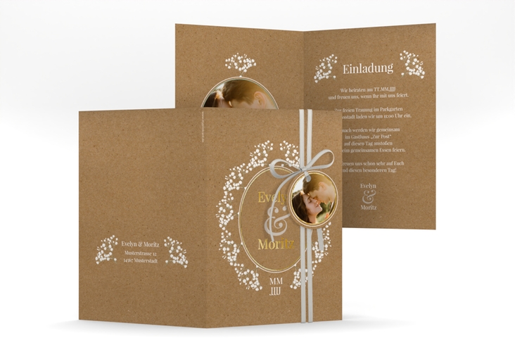 Einladungskarte Hochzeit Gypsophila A6 Klappkarte hoch Kraftpapier gold im Vintage-Stil mit Blumenkranz aus Schleierkraut