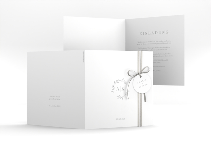 Hochzeitseinladung Filigrana quadr. Klappkarte grau in reduziertem Design mit Initialen und zartem Blätterkranz