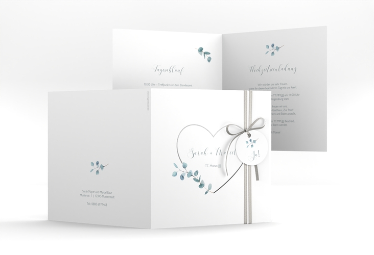 Hochzeitseinladung Greenheart quadr. Klappkarte grau hochglanz mit elegantem Herz und Eukalyptus-Zweig
