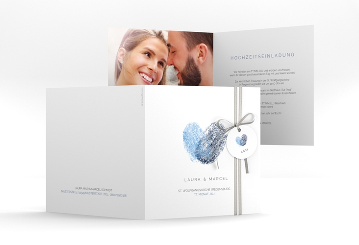 Hochzeitseinladung Fingerprint quadr. Klappkarte blau hochglanz schlicht mit Fingerabdruck-Motiv
