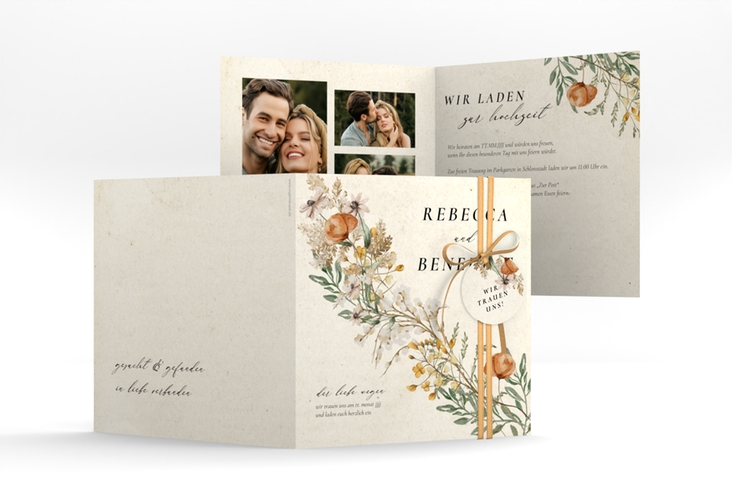 Hochzeitseinladung Wildfang quadr. Klappkarte beige mit getrockneten Wiesenblumen