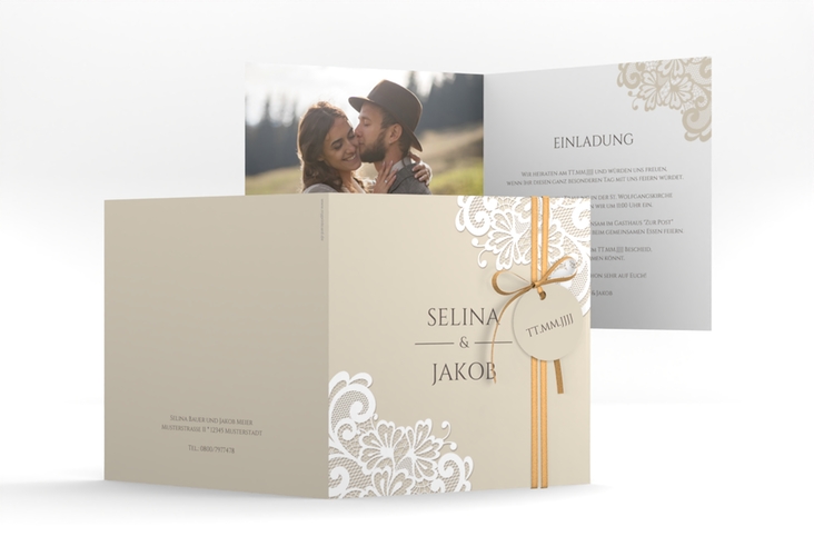 Hochzeitseinladung Vintage quadr. Klappkarte beige mit floraler Spitze