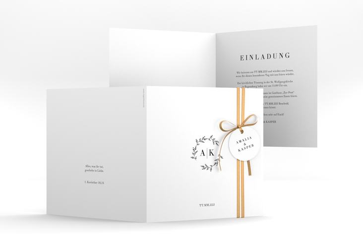 Hochzeitseinladung Filigrana quadr. Klappkarte schwarz in reduziertem Design mit Initialen und zartem Blätterkranz