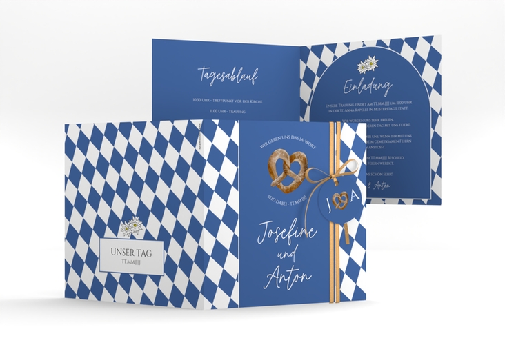 Hochzeitseinladung Bayrisch quadr. Klappkarte mit weiß-blauen Rauten und Brezel in Herzform
