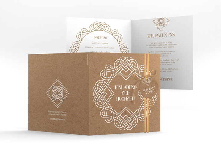 Hochzeitseinladung Herzknoten quadr. Klappkarte Kraftpapier mit Goldrahmen und roten Herzen