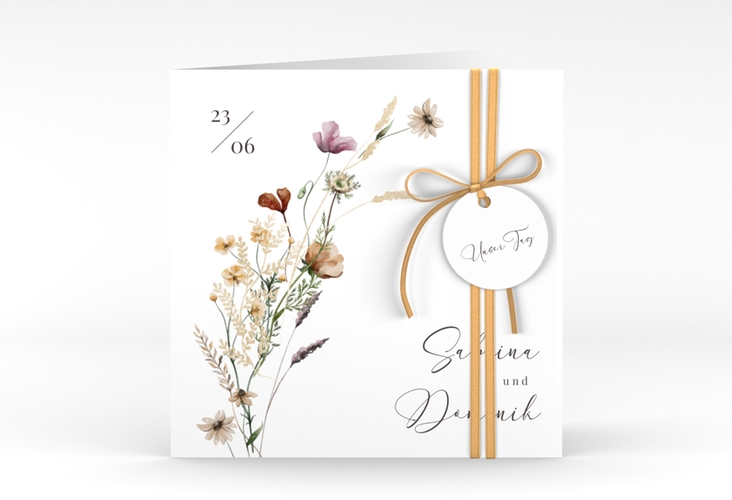 Hochzeitseinladung Sauvages quadr. Klappkarte mit getrockneten Wiesenblumen