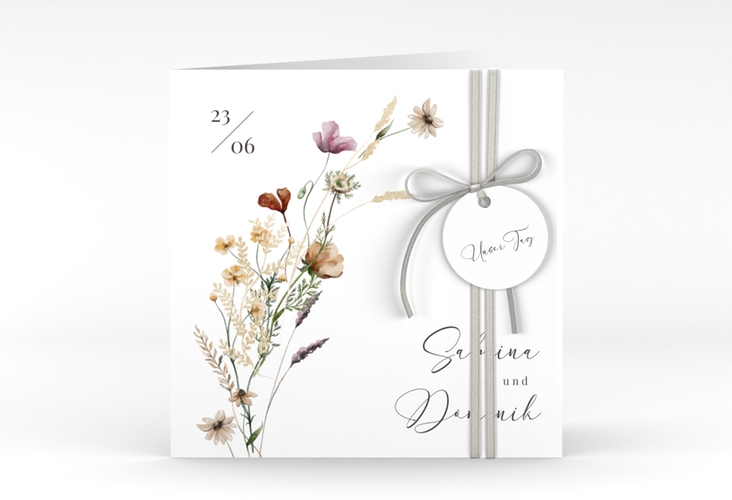 Hochzeitseinladung Sauvages quadr. Klappkarte mit getrockneten Wiesenblumen