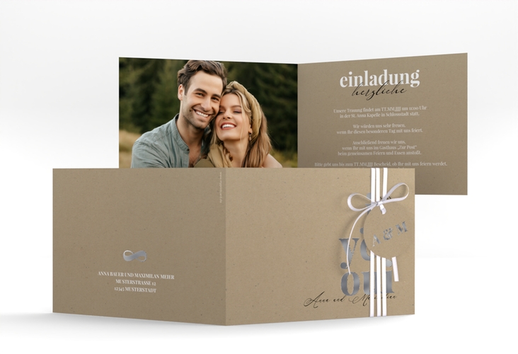 Hochzeitseinladung Oui A6 Klappkarte quer Kraftpapier silber mit Ja-Wort in verschiedenen Sprachen