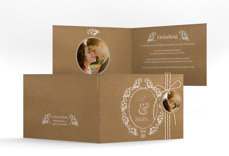 Hochzeitseinladung Gypsophila A6 Klappkarte quer Kraftpapier rosegold im Vintage-Stil mit Blumenkranz aus Schleierkraut