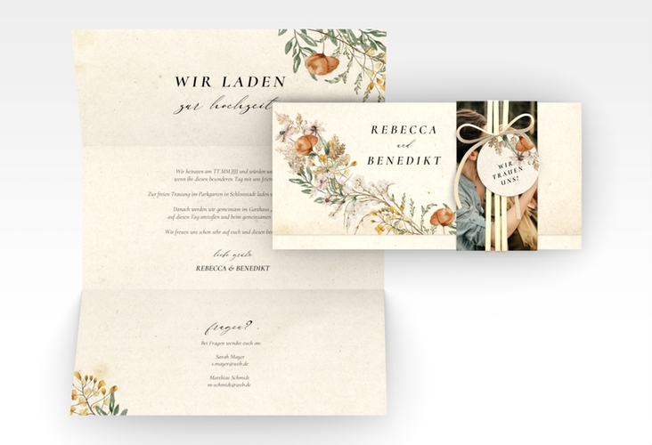Hochzeitseinladung Wildfang Wickelfalzkarte + Banderole beige mit getrockneten Wiesenblumen