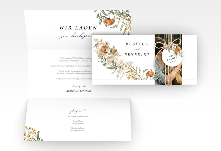Hochzeitseinladung Wildfang Wickelfalzkarte + Banderole weiss mit getrockneten Wiesenblumen