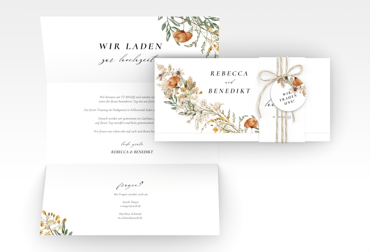 Hochzeitseinladung Wildfang Wickelfalzkarte + Banderole weiss mit getrockneten Wiesenblumen