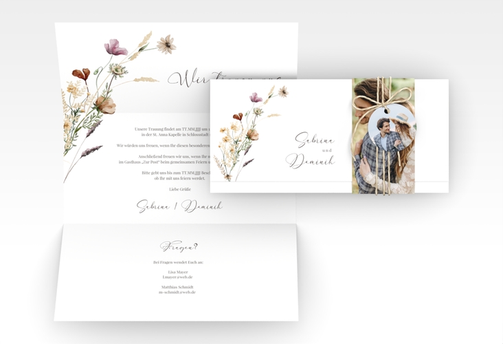 Hochzeitseinladung Sauvages Wickelfalzkarte + Banderole hochglanz mit getrockneten Wiesenblumen