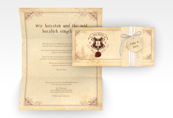 Hochzeitseinladung Zauberkunst Wickelfalzkarte + Banderole beige hochglanz mit Fantasy-Wappen, Siegel und Zauberschule