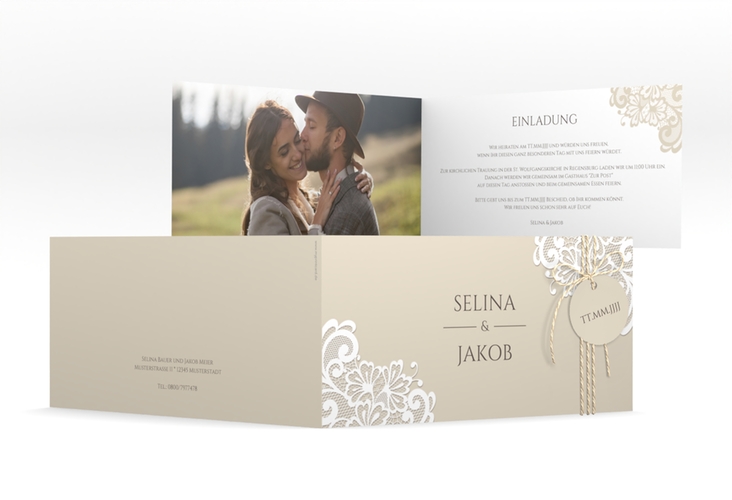 Hochzeitseinladung Vintage lange Klappkarte quer beige mit floraler Spitze