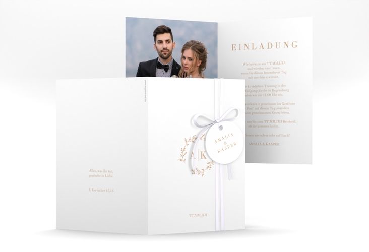 Einladungskarte Hochzeit Filigrana A6 Klappkarte hoch beige in reduziertem Design mit Initialen und zartem Blätterkranz