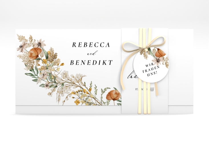 Hochzeitseinladung Wildfang Wickelfalzkarte + Banderole weiss mit getrockneten Wiesenblumen