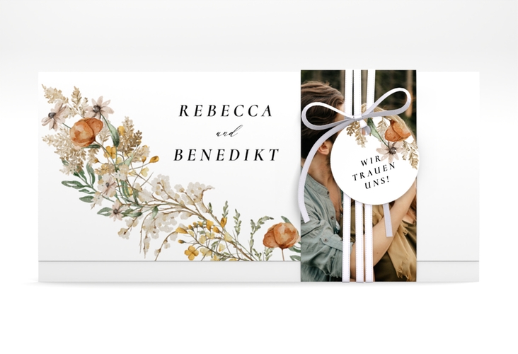 Hochzeitseinladung Wildfang Wickelfalzkarte + Banderole weiss mit getrockneten Wiesenblumen