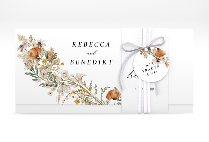 Hochzeitseinladung Wildfang Wickelfalzkarte + Banderole weiss mit getrockneten Wiesenblumen