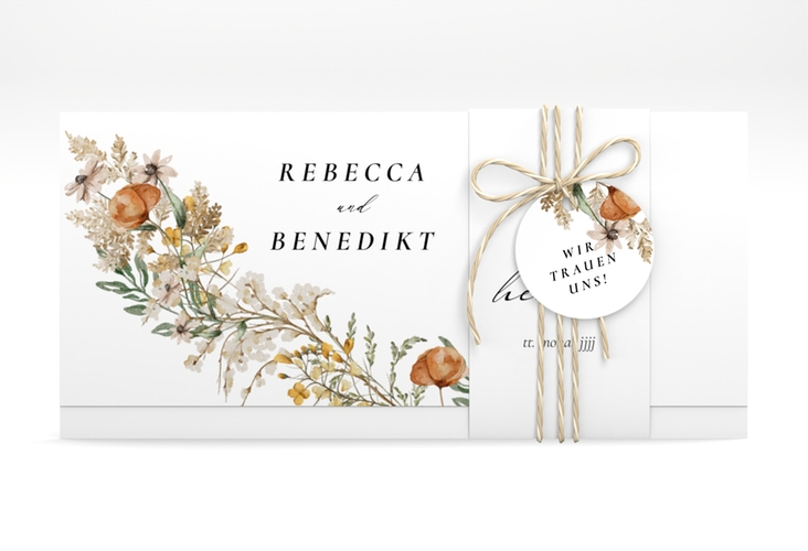 Hochzeitseinladung Wildfang Wickelfalzkarte + Banderole weiss mit getrockneten Wiesenblumen