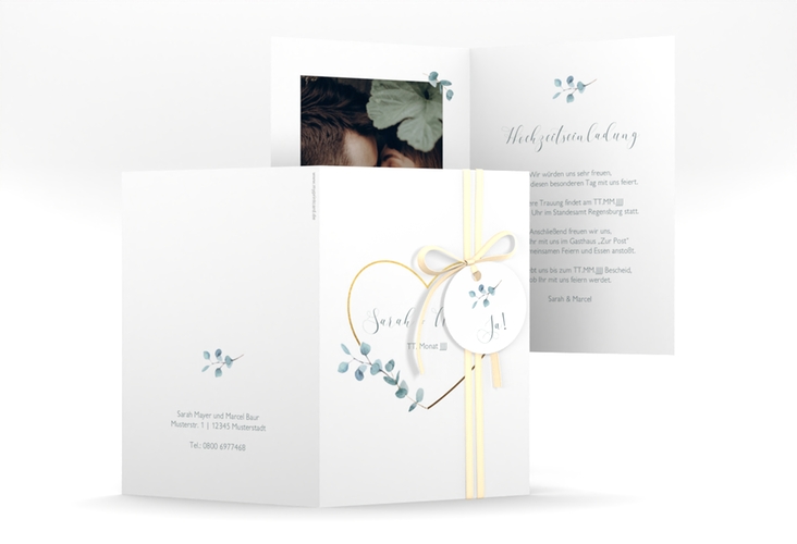Einladungskarte Hochzeit Greenheart A6 Klappkarte hoch mit elegantem Herz und Eukalyptus-Zweig