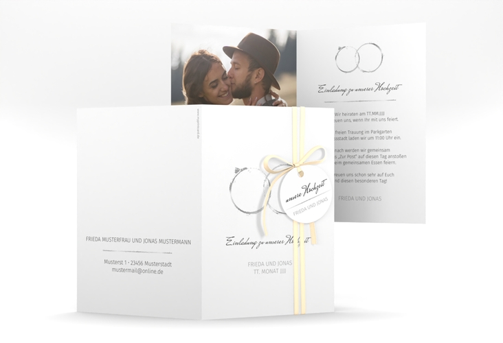 Einladungskarte Hochzeit Trauringe A6 Klappkarte hoch grau hochglanz minimalistisch gestaltet mit zwei Eheringen