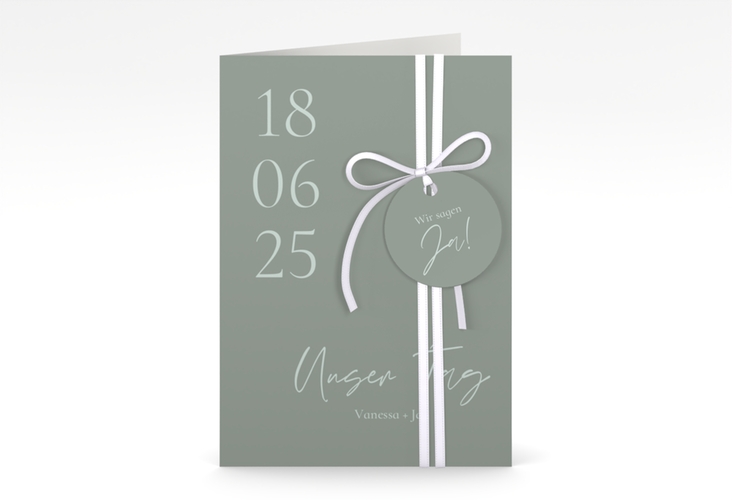 Einladungskarte Hochzeit Day A6 Klappkarte hoch gruen mit Datum im minimalistischen Design